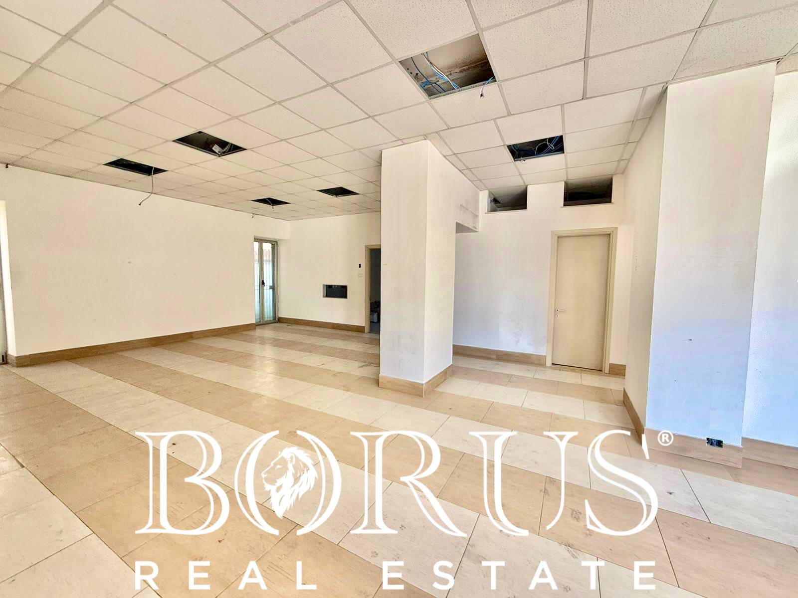 Locale commerciale in affitto a Marcianise