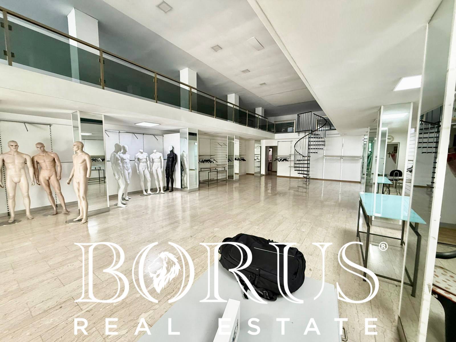 Locale commerciale in affitto a Casal di Principe