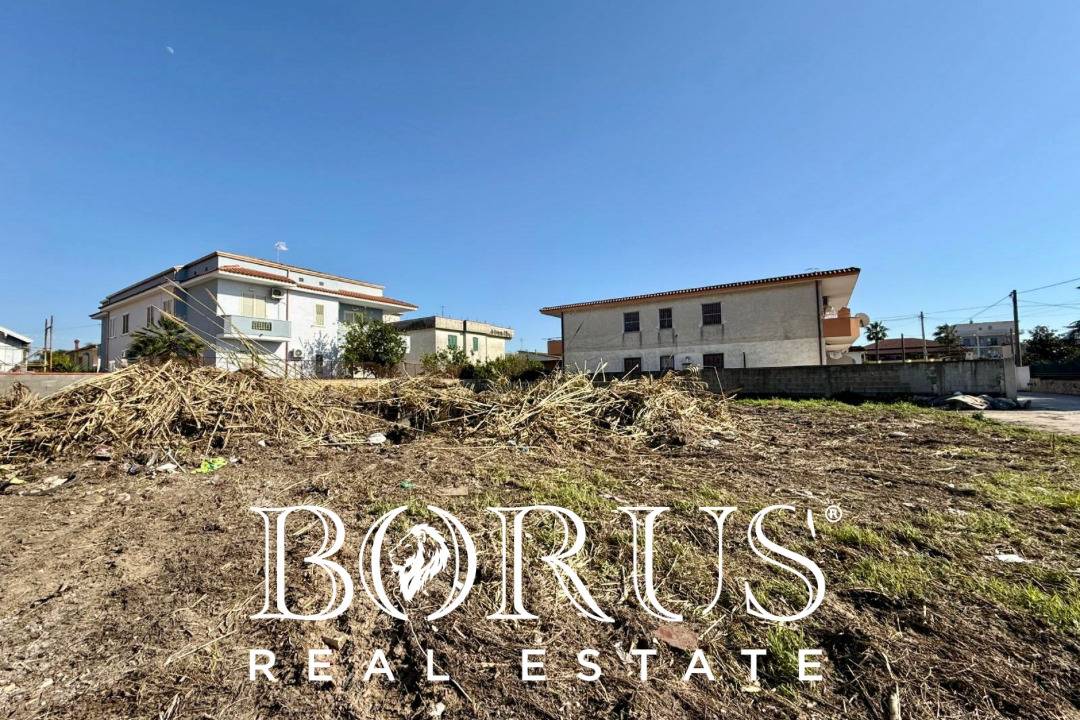 Terreno edificabile in vendita a Castel Volturno, Fronte Villaggio Coppola