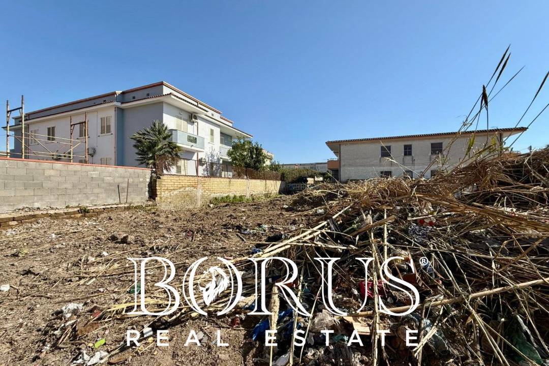 Terreno edificabile in vendita a Castel Volturno, Fronte Villaggio Coppola