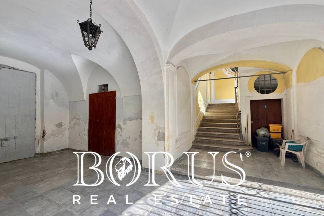 Locale commerciale in affitto a Aversa