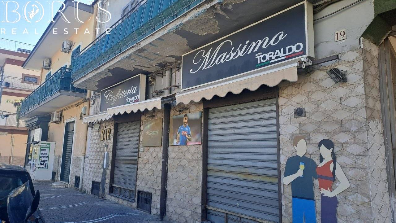 Locale commerciale in affitto a Arzano