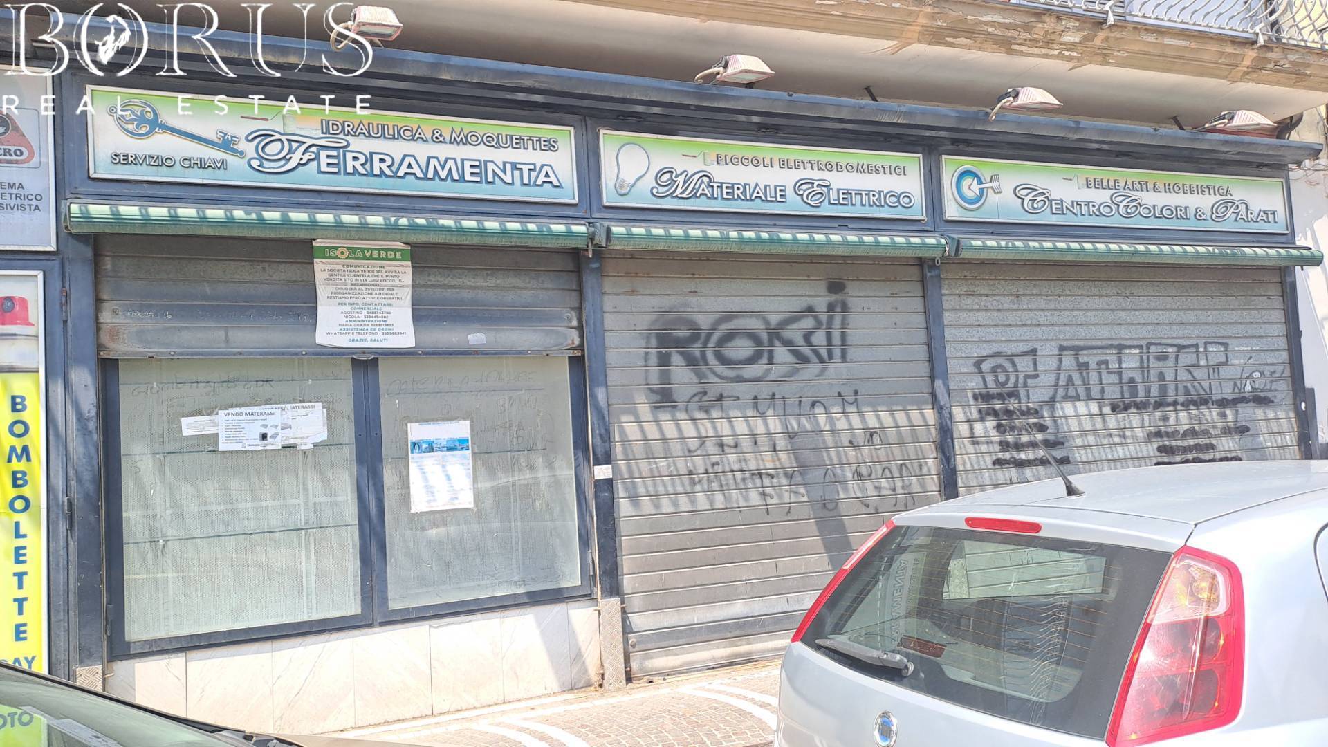 Locale commerciale in affitto a Arzano