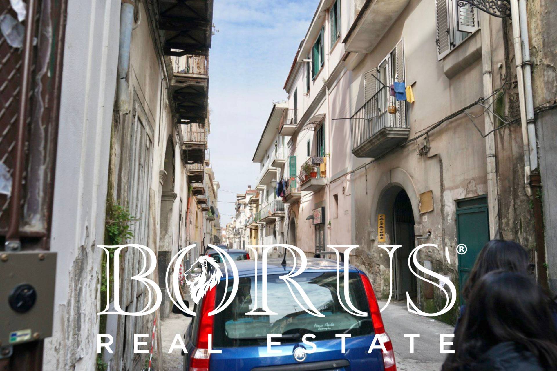 Locale commerciale in affitto a Aversa