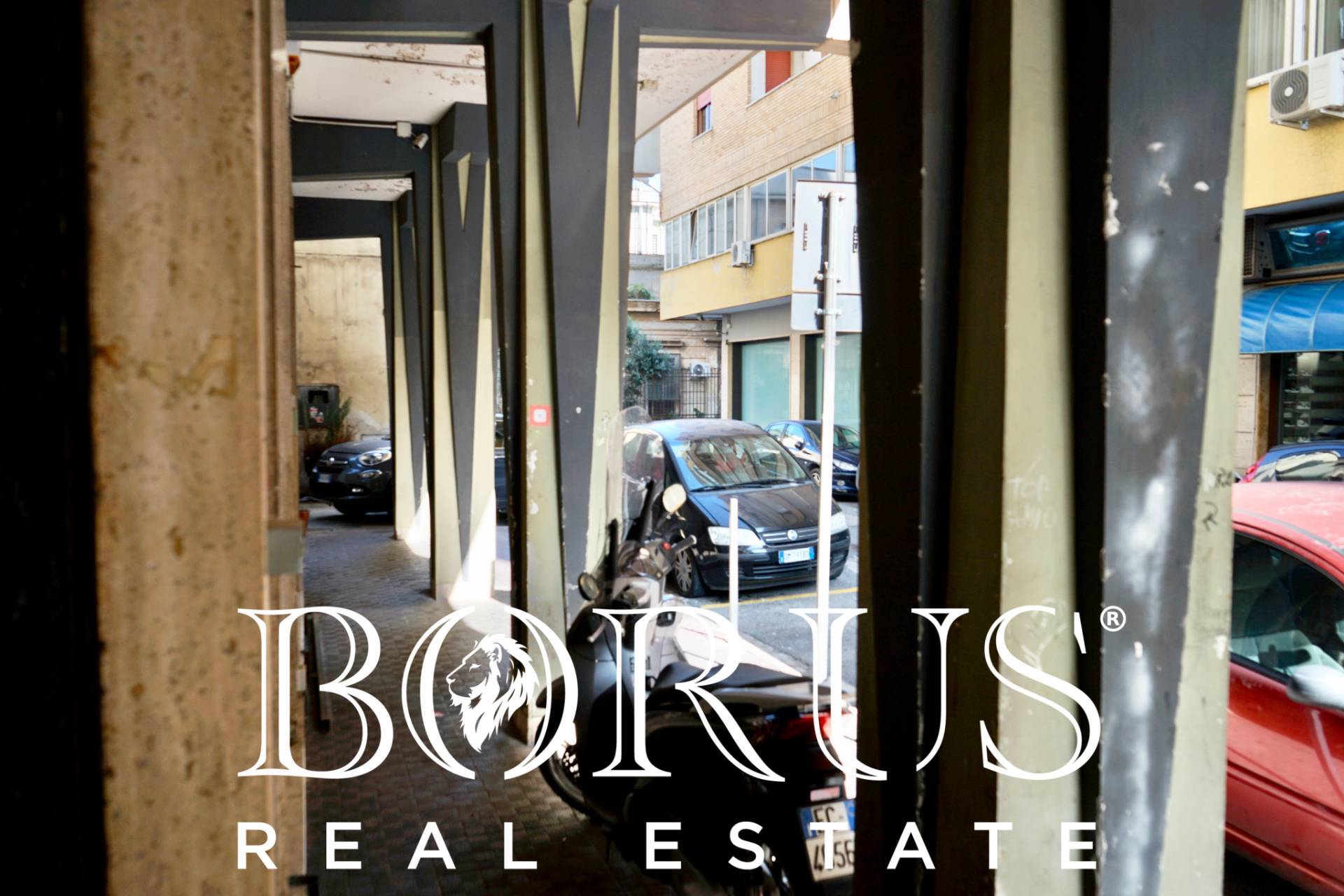 Locale commerciale in affitto a Aversa