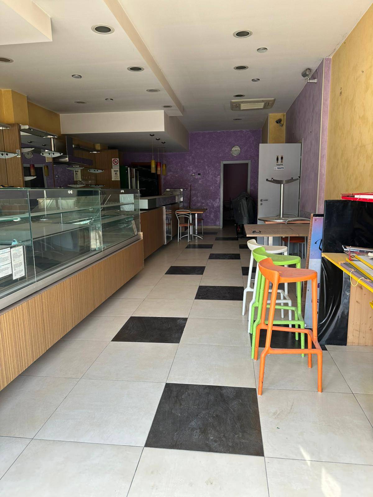 Locale commerciale in vendita a Floridia