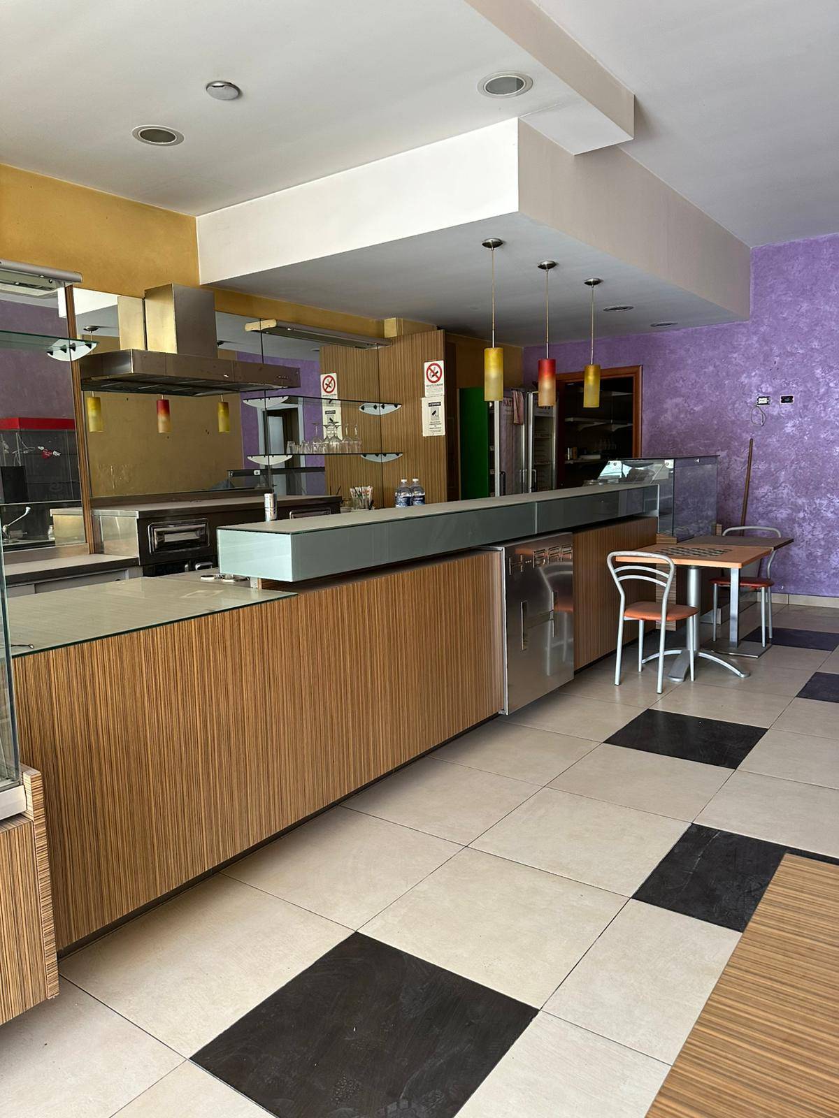 Locale commerciale in vendita a Floridia