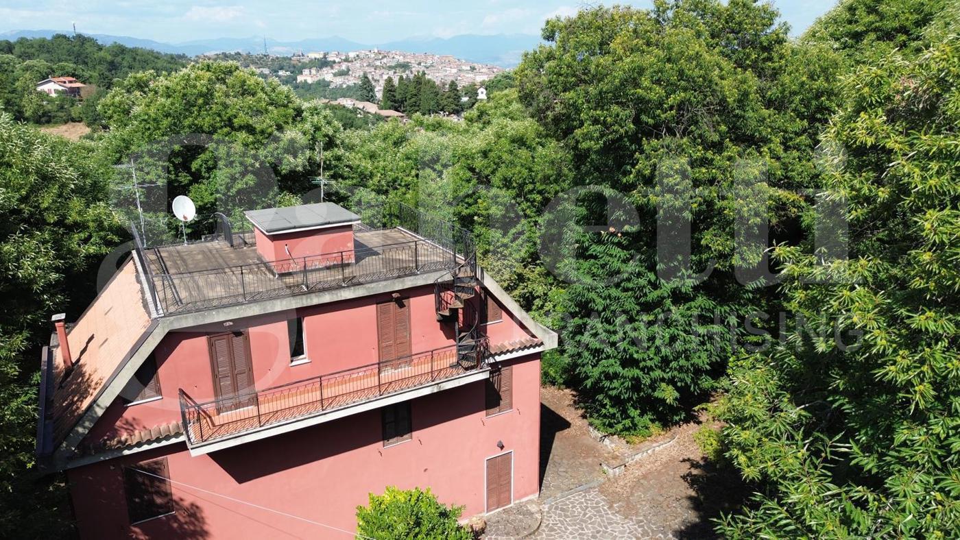 Villa con giardino a Segni