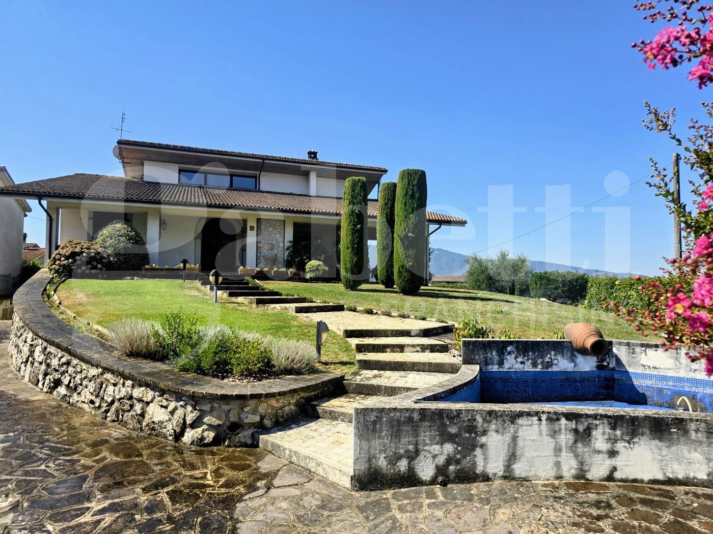 Casa indipendente con giardino a Ferentino