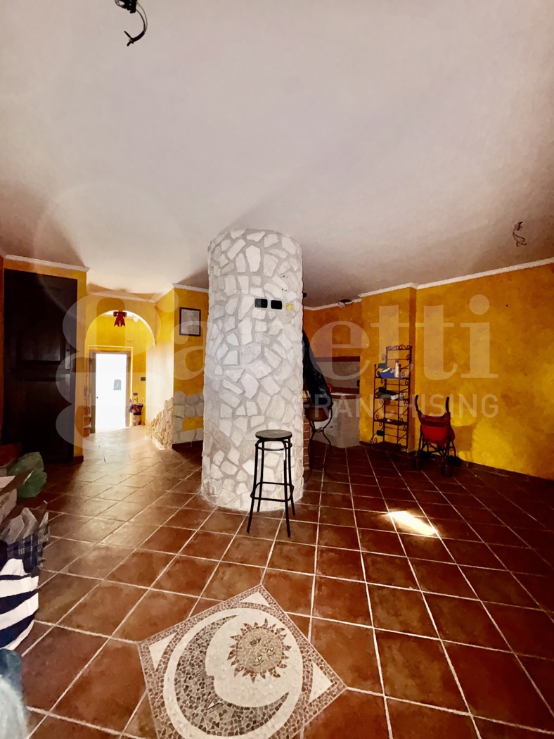 Stabile/Palazzo in vendita a Segni