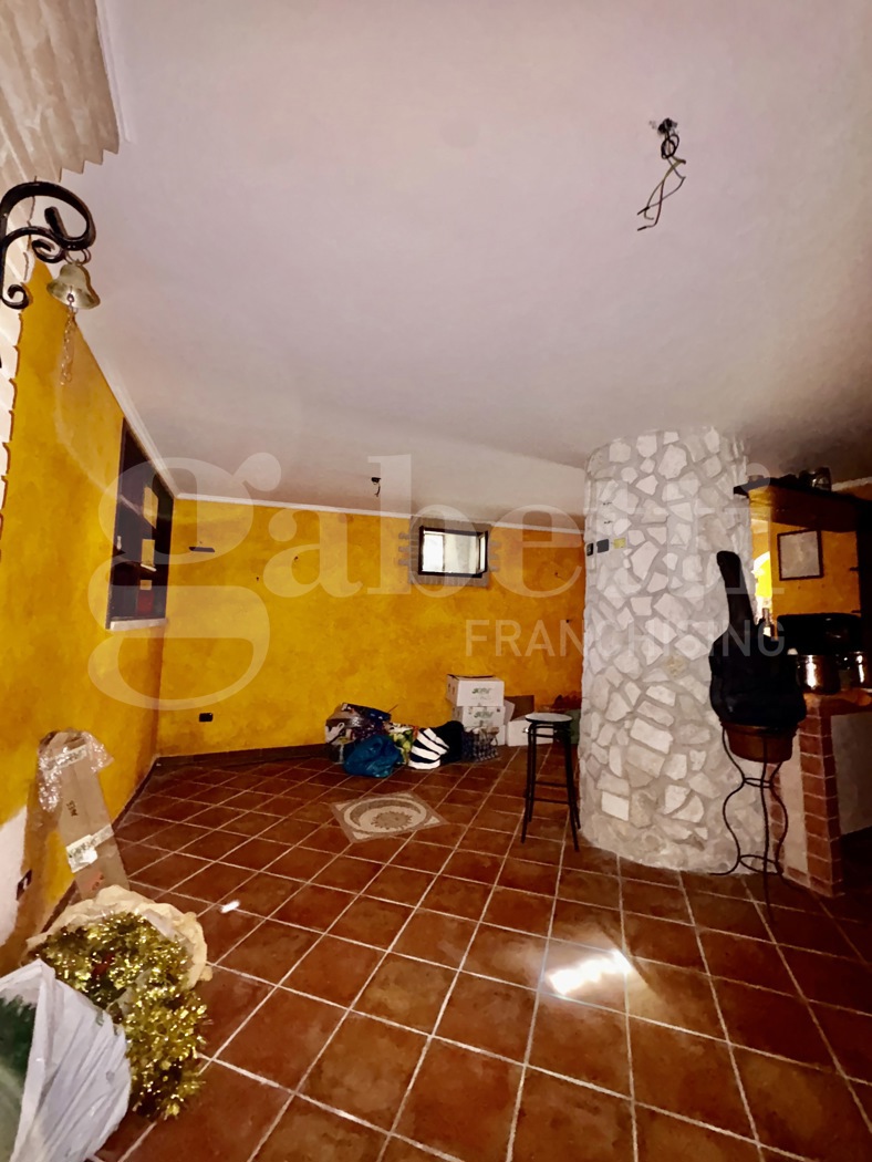 Stabile/Palazzo in vendita a Segni