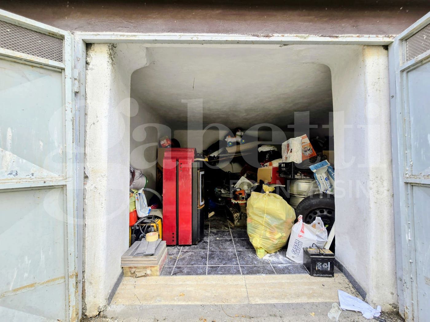 Box/Garage 14mq in vendita a Colleferro