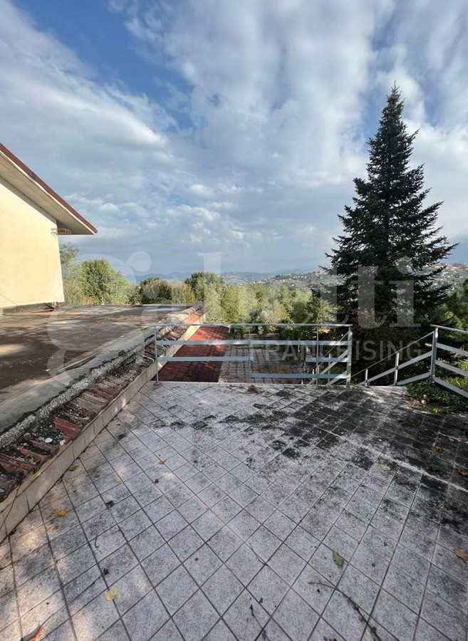 Villa Bifamiliare con giardino a Paliano