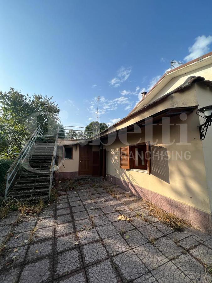 Villa Bifamiliare con giardino a Paliano