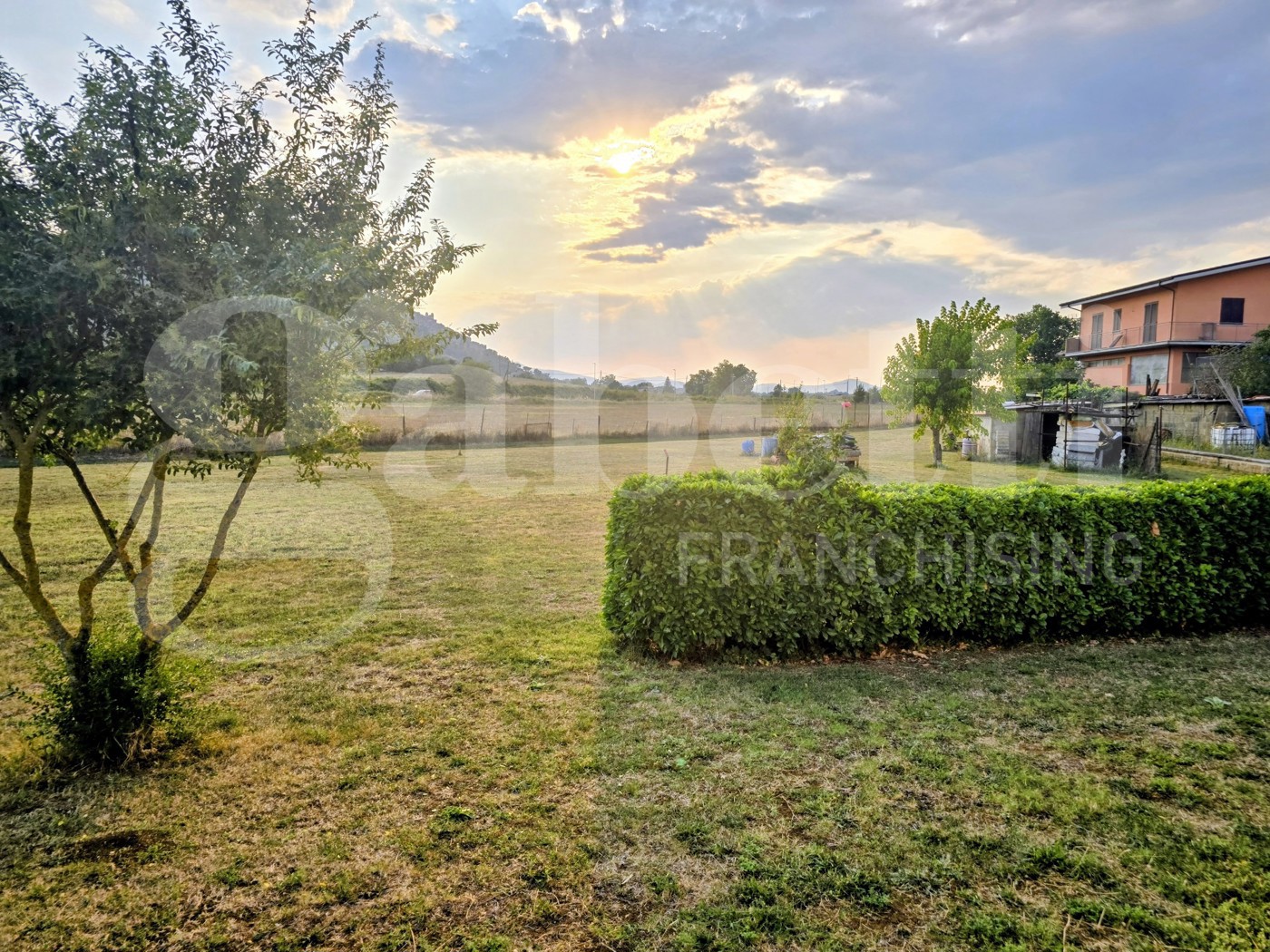 Casa indipendente con box doppio a Artena