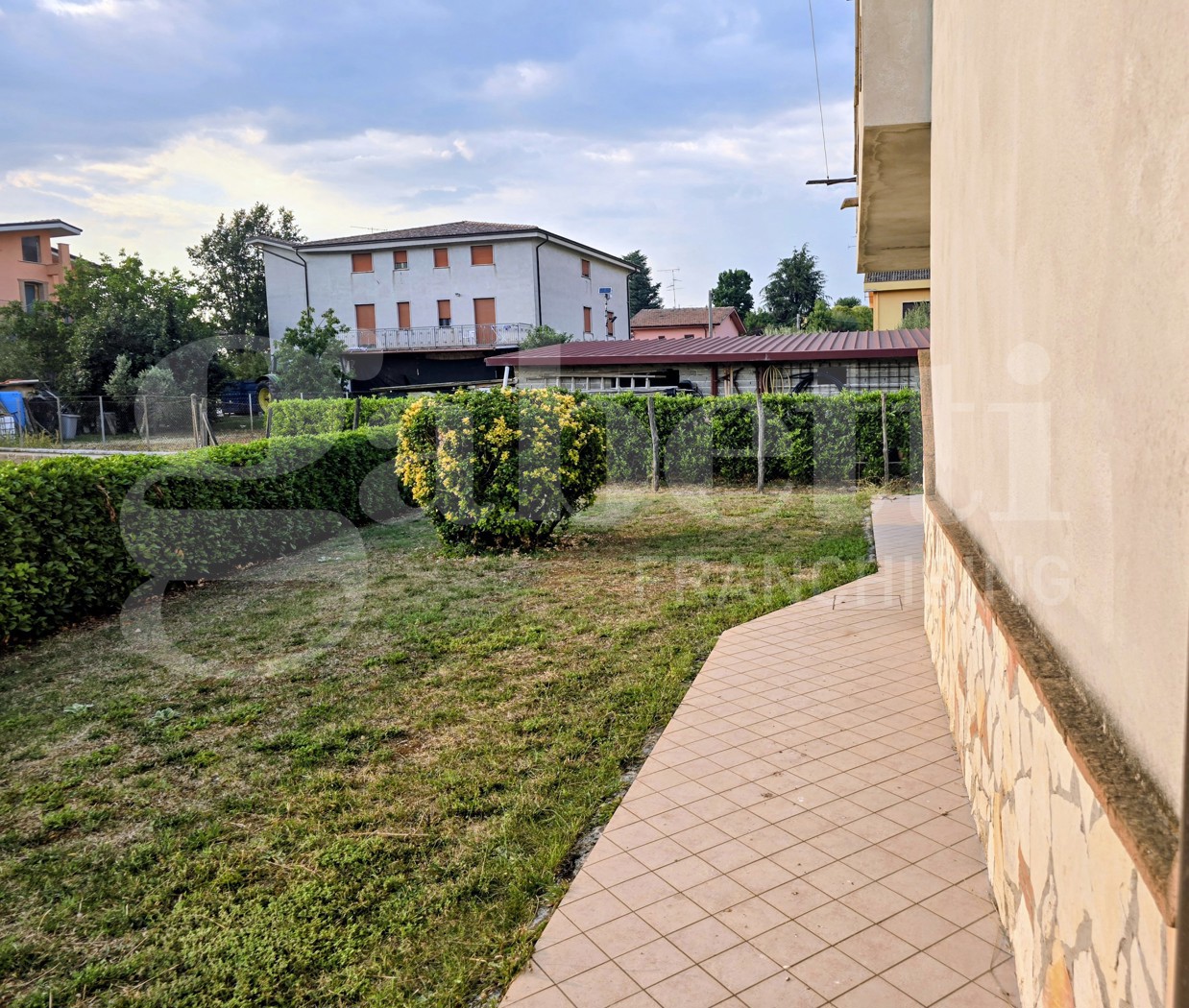 Casa indipendente con box doppio a Artena