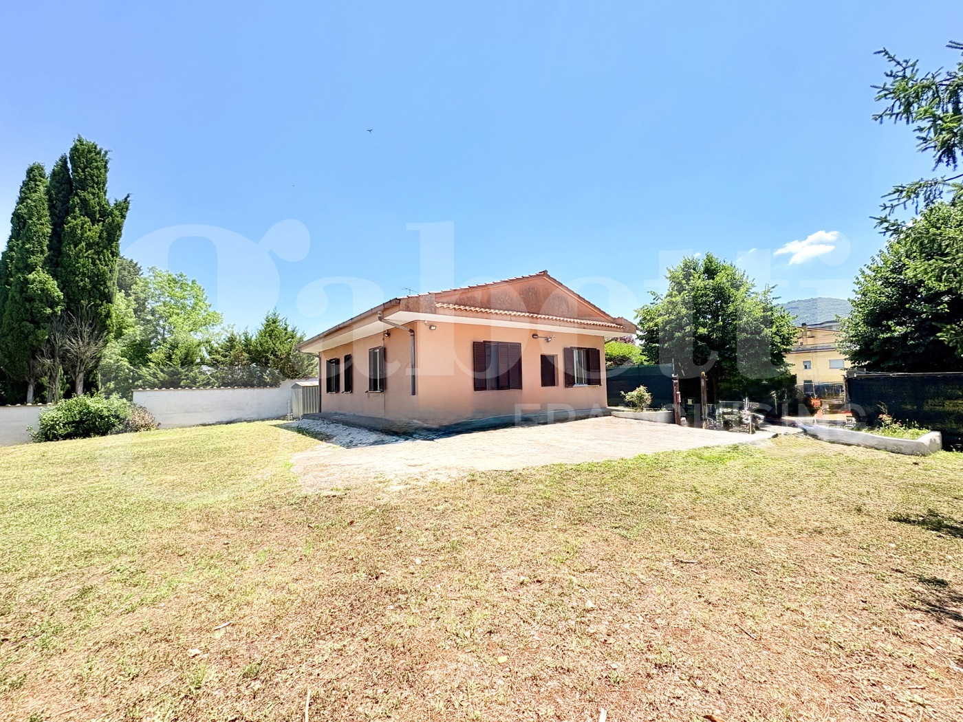 Villa con giardino a Colleferro
