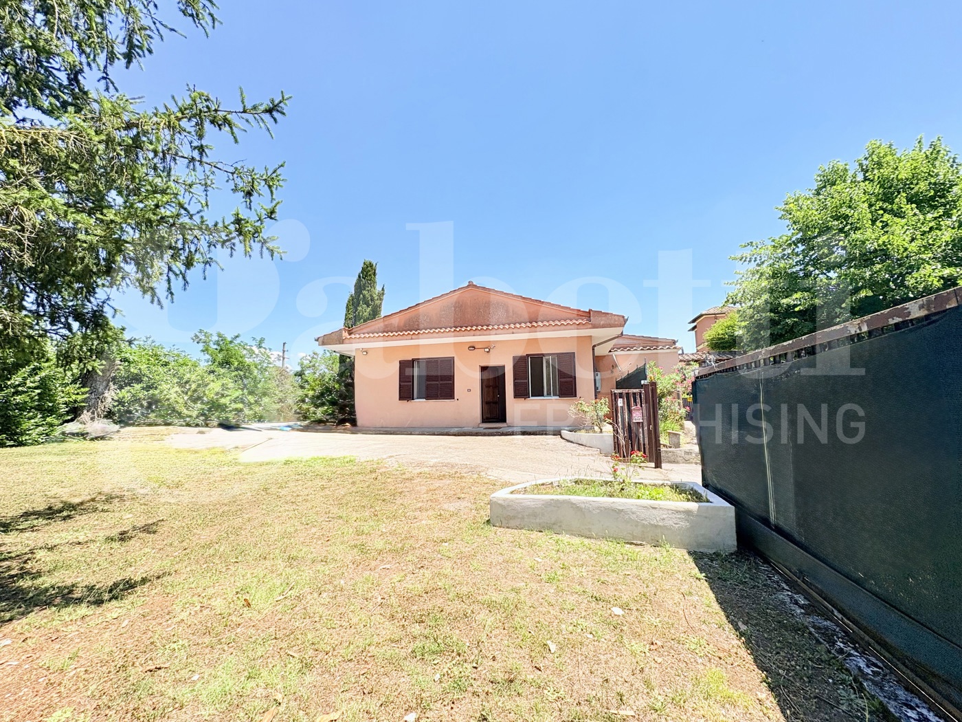 Villa con giardino a Colleferro