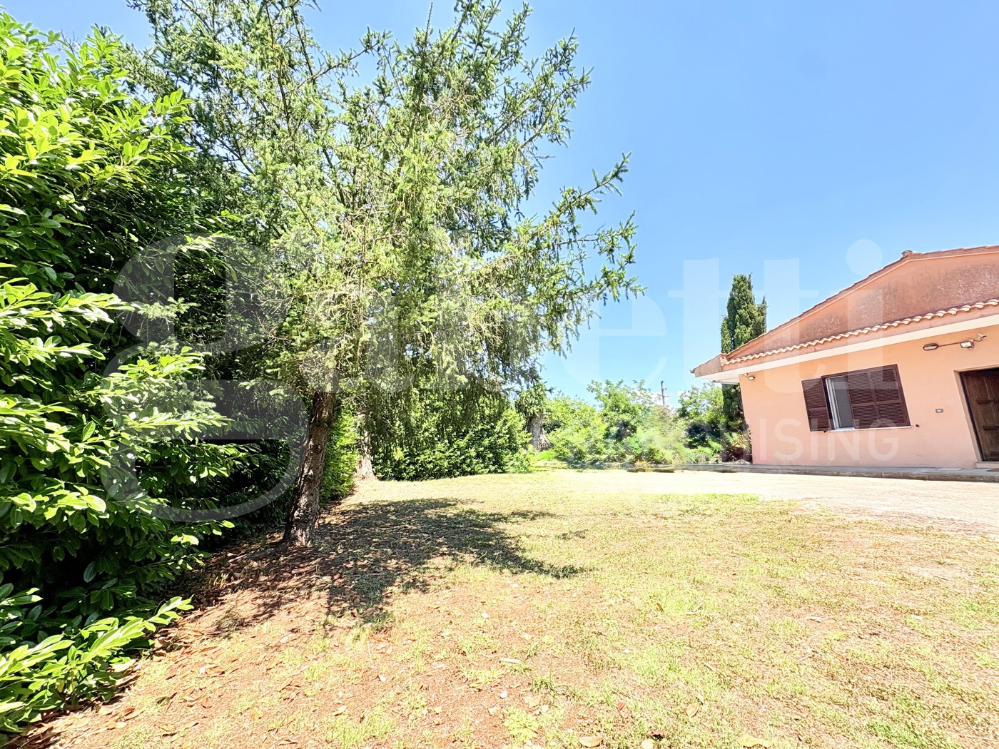 Villa con giardino a Colleferro