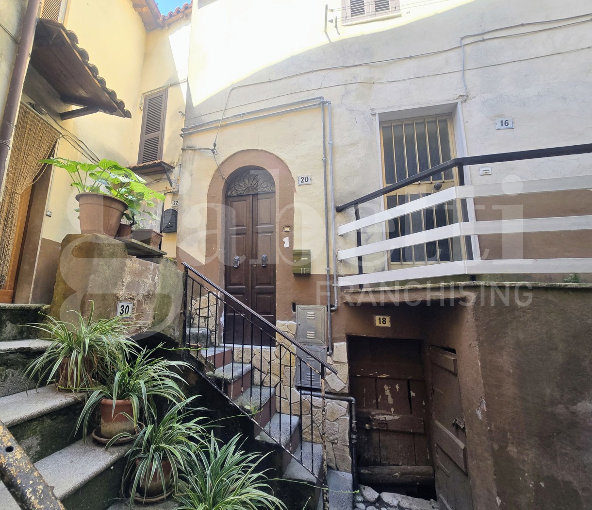 Trilocale da ristrutturare a Montelanico