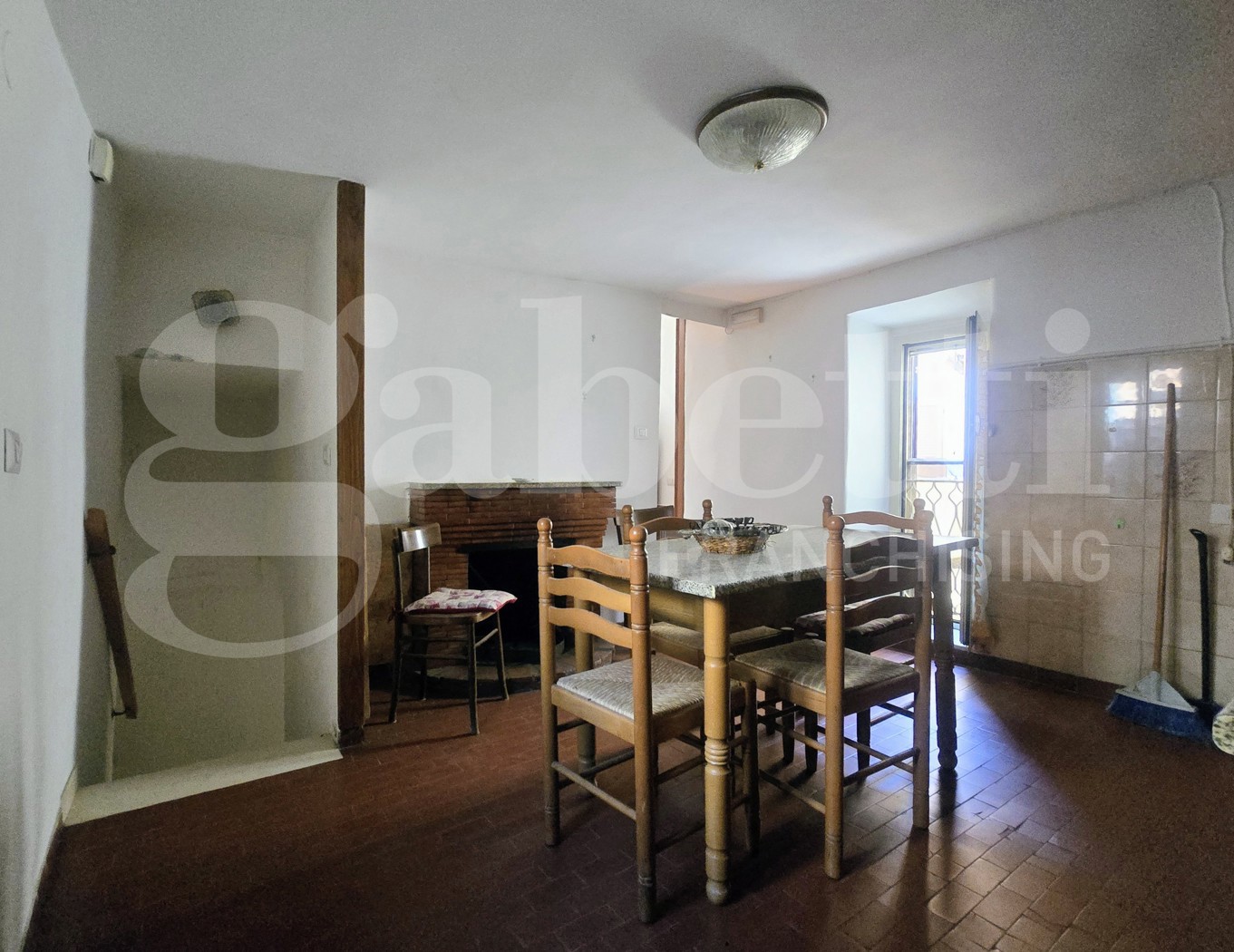 Trilocale da ristrutturare a Montelanico