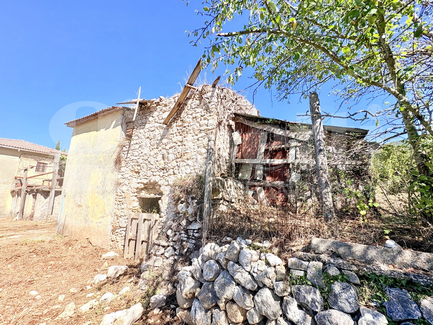 Rustico con giardino a Carpineto Romano