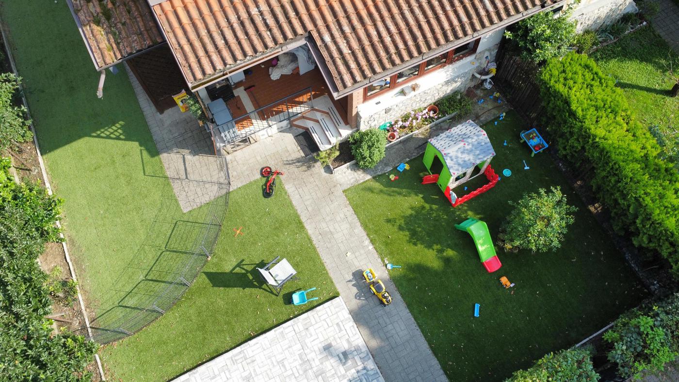 Villa Bifamiliare con giardino a Gussago