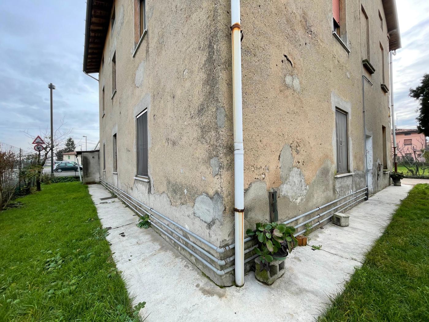 Trilocale con giardino a Chiari