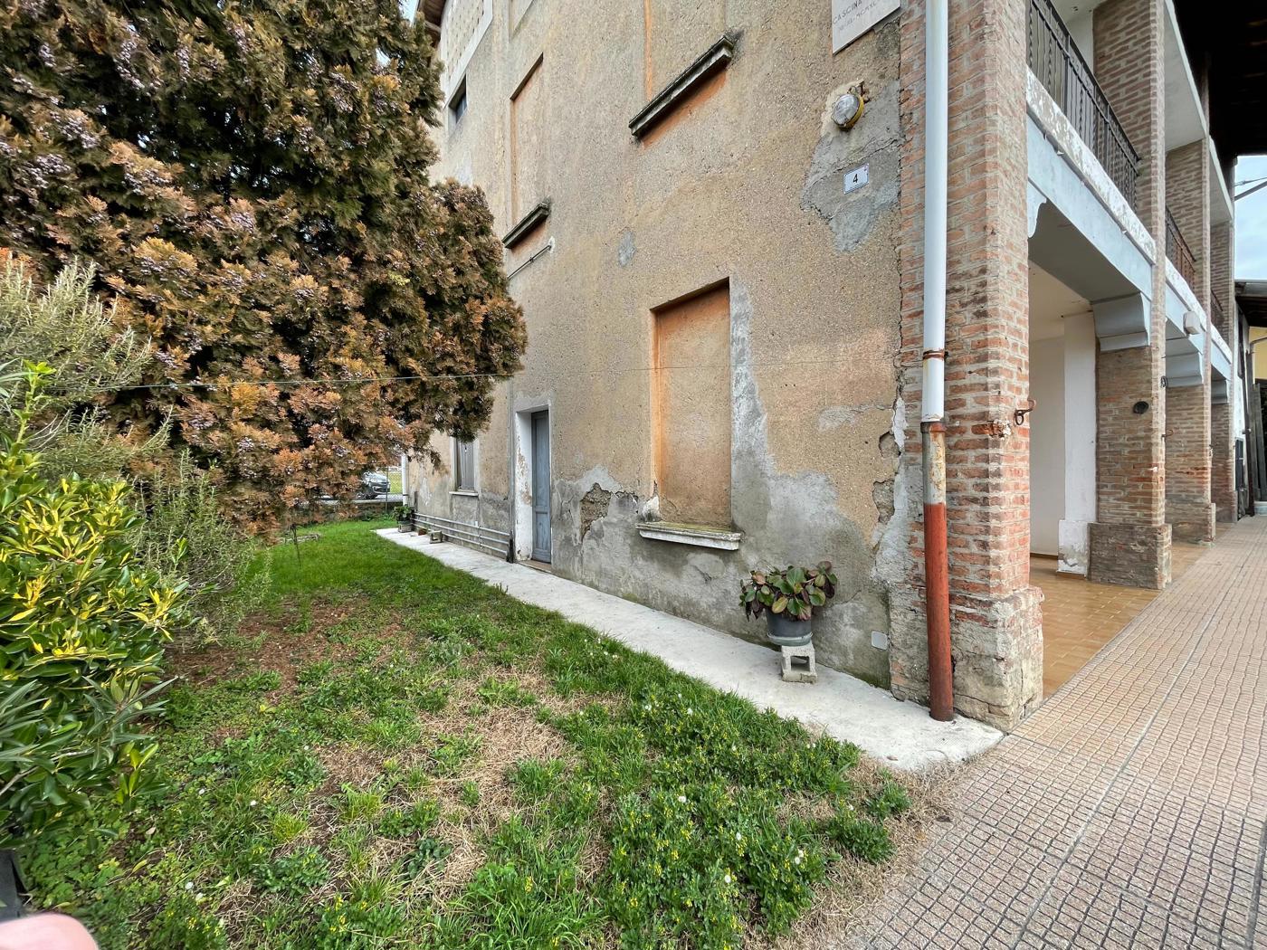 Trilocale con giardino a Chiari