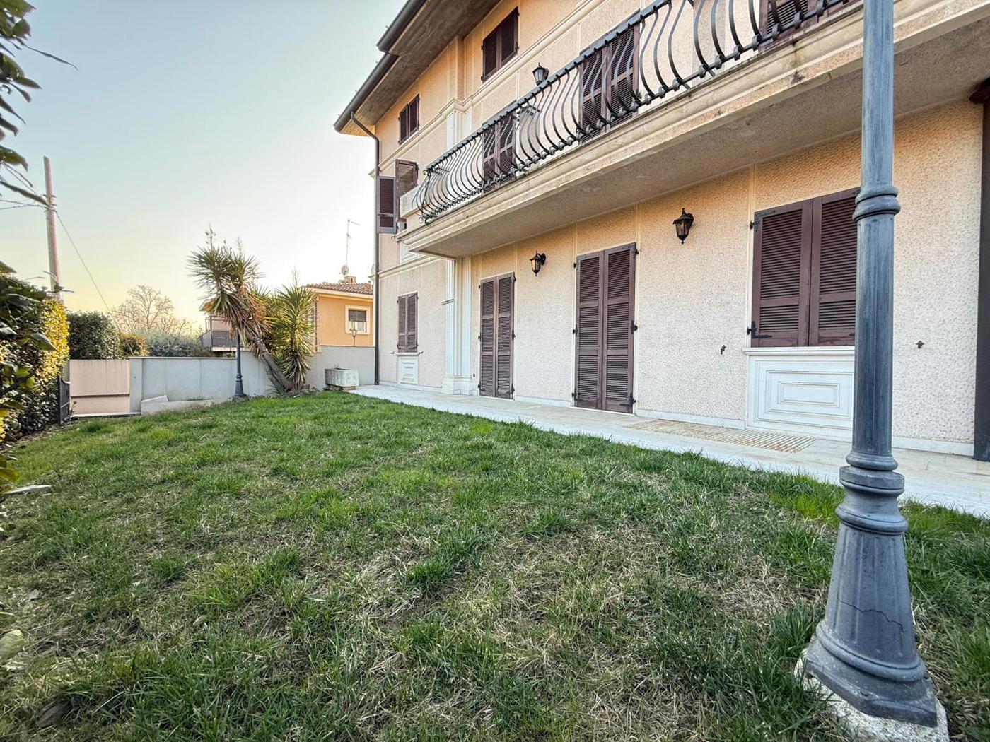 Trilocale con giardino a Passirano