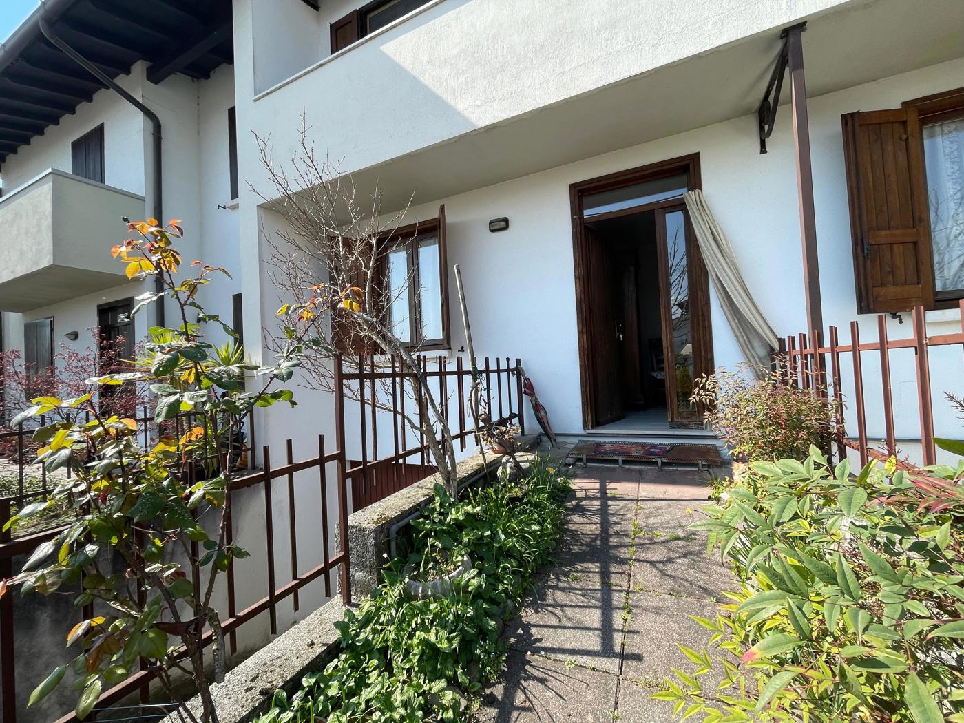 Bilocale con giardino a Passirano