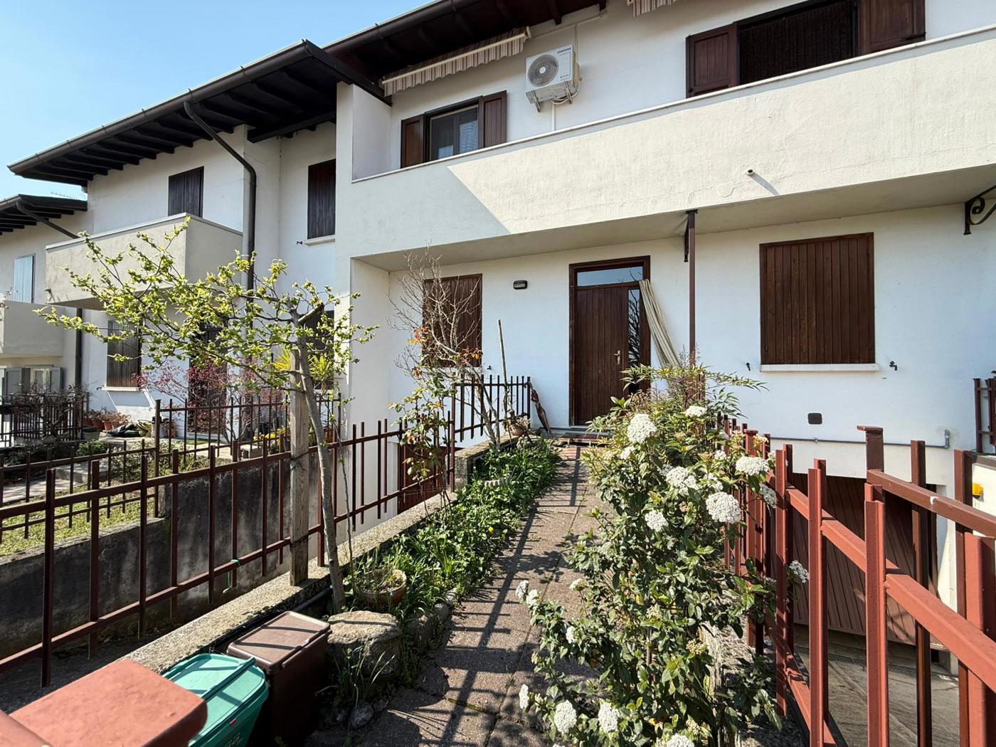 Bilocale con giardino a Passirano