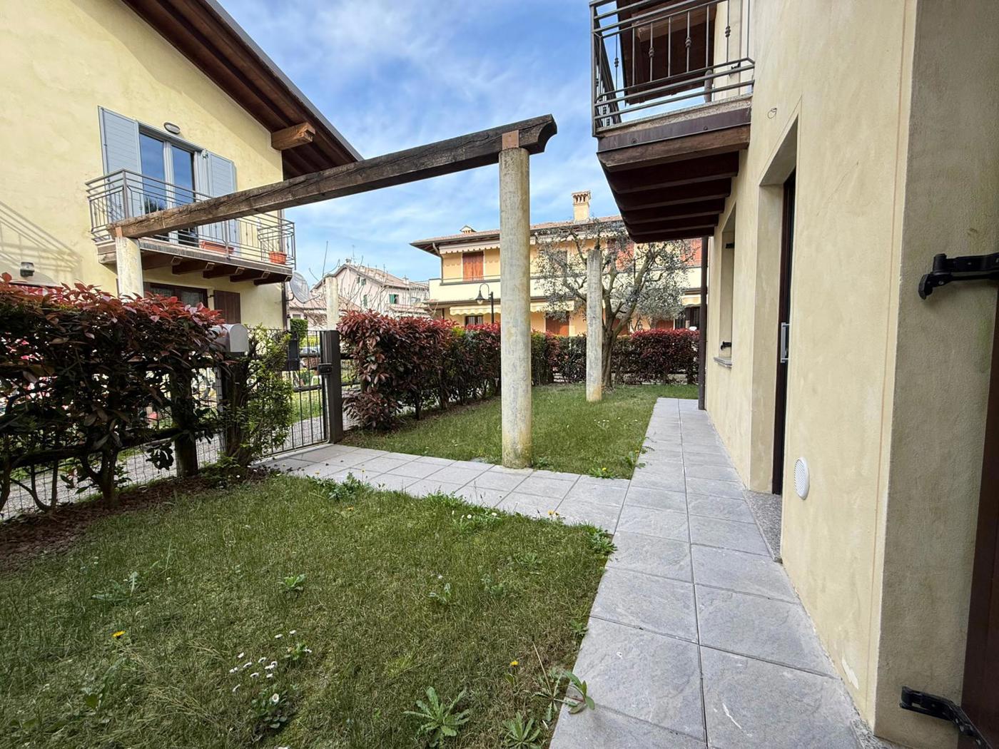 Trilocale con giardino a Corte Franca