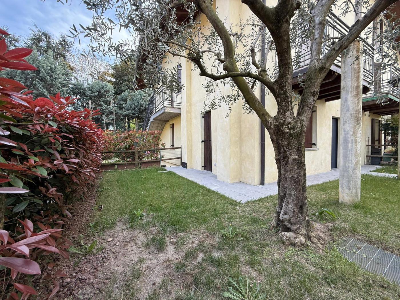 Trilocale con giardino a Corte Franca