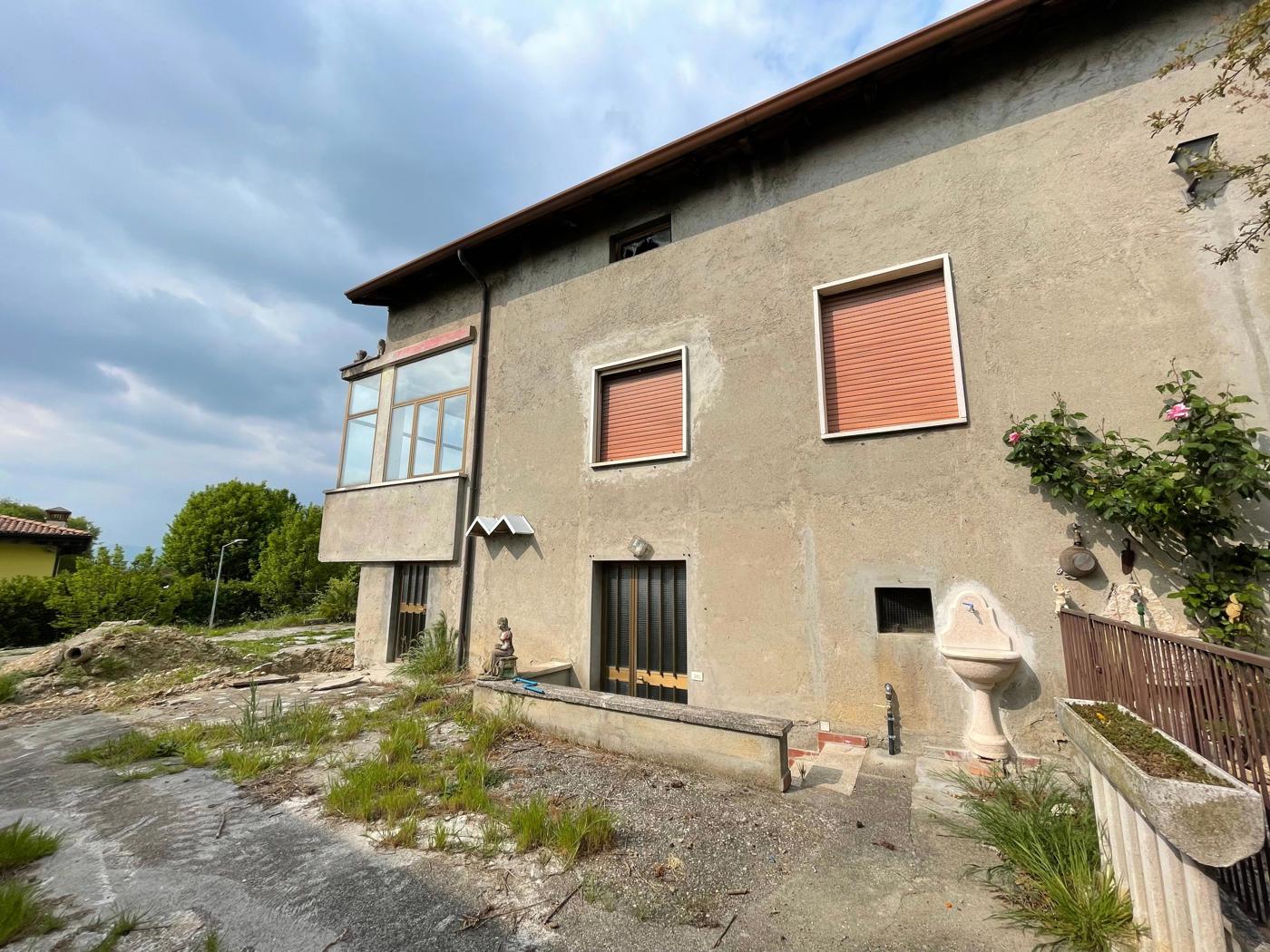 Villa Bifamiliare con giardino a Erbusco