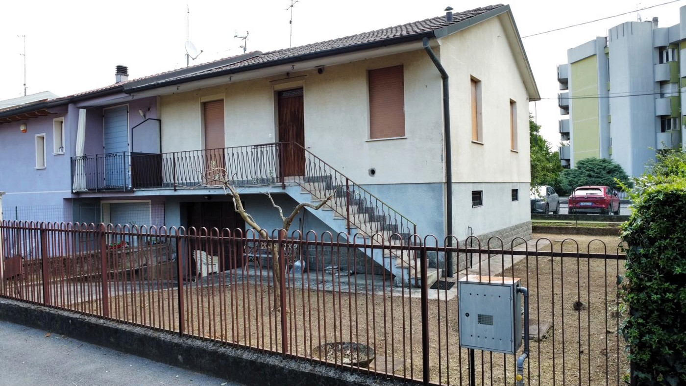 Villa con giardino a Chiari