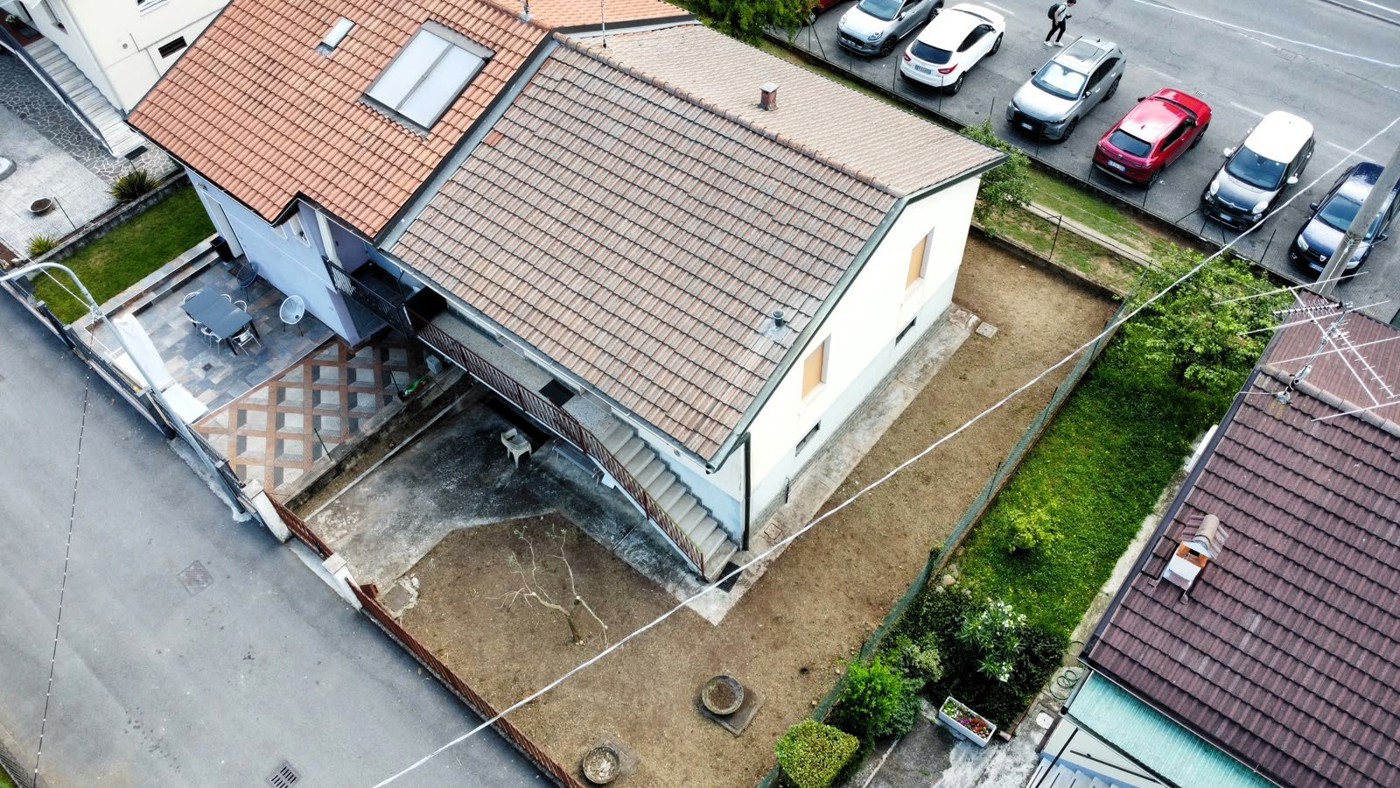 Villa con giardino a Chiari