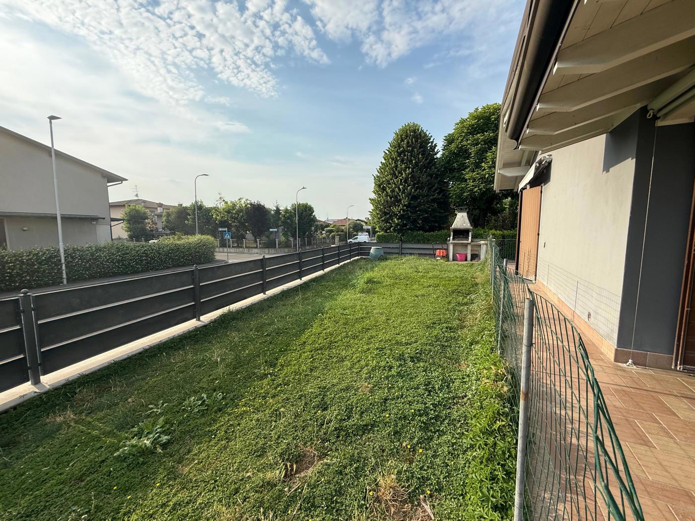 Villa con giardino a Trenzano