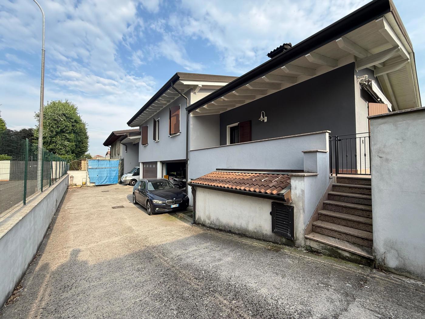 Villa con giardino a Trenzano