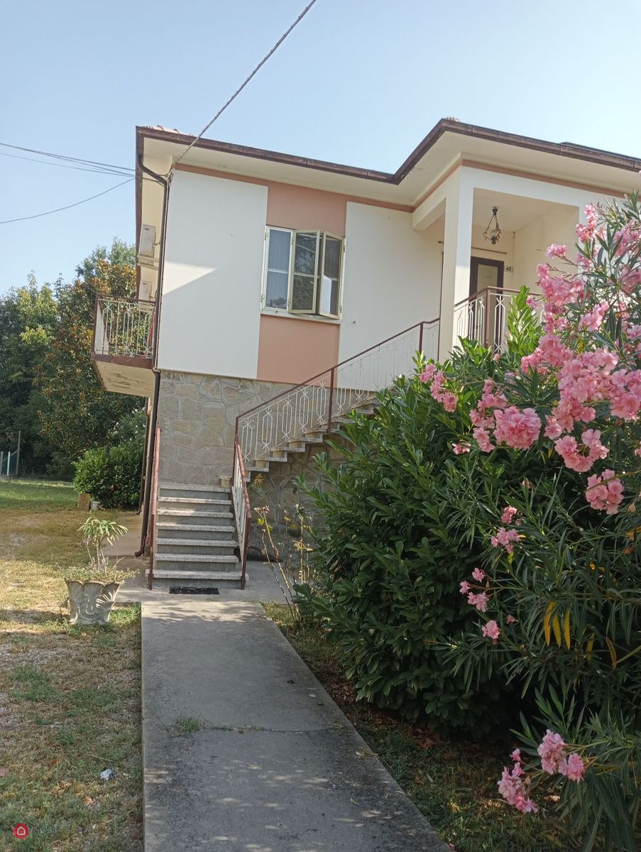 Villa con giardino a Riva del Po