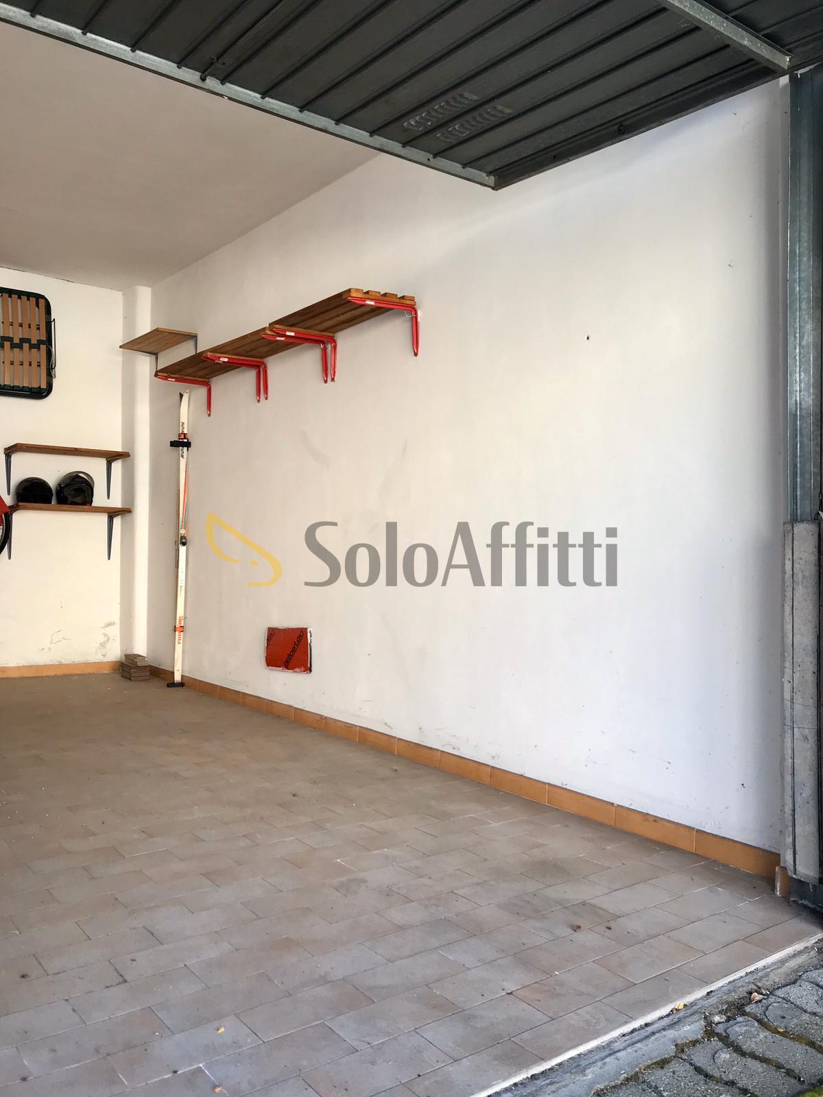 Box/Garage 15mq con box in via borgomanero, Torino