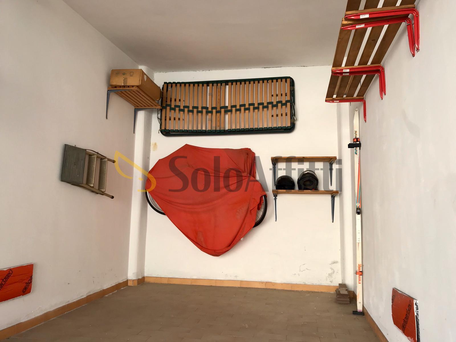 Box/Garage 15mq con box in via borgomanero, Torino