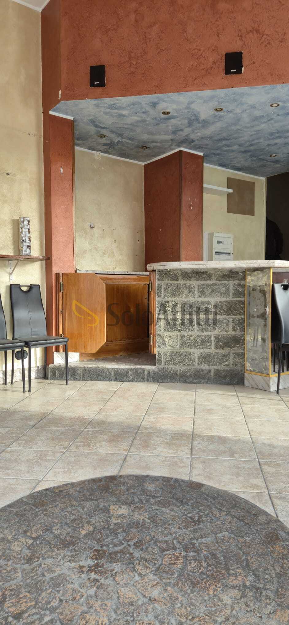 Locale commerciale in affitto in via eritrea 49, Torino