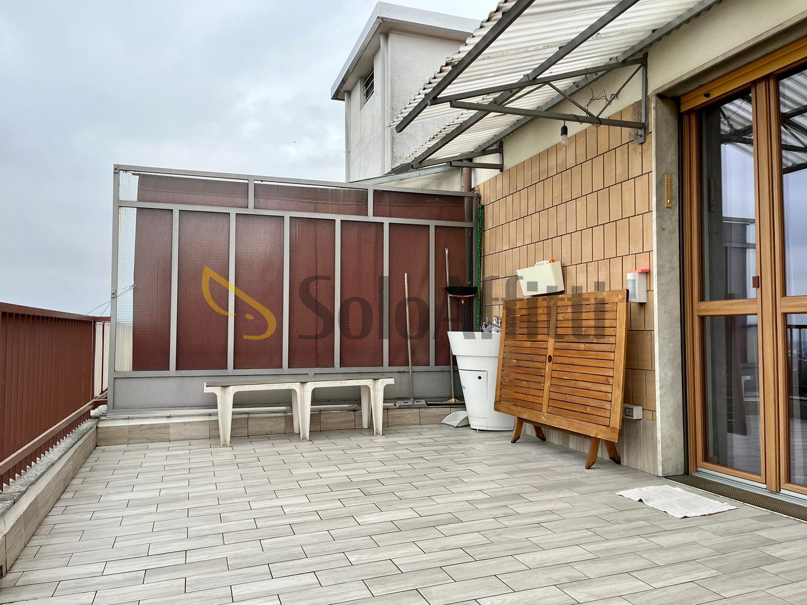 Bilocale con terrazzo in via venar�a 75, Torino