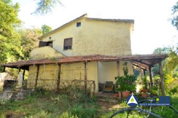 Stabile/Palazzo in vendita a Viterbo