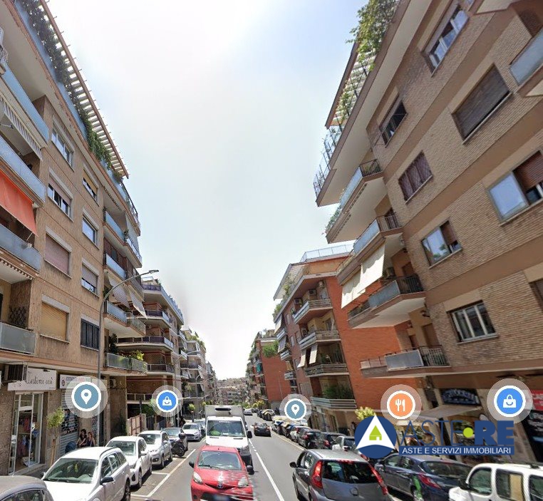 Quadrilocale in vendita a Roma