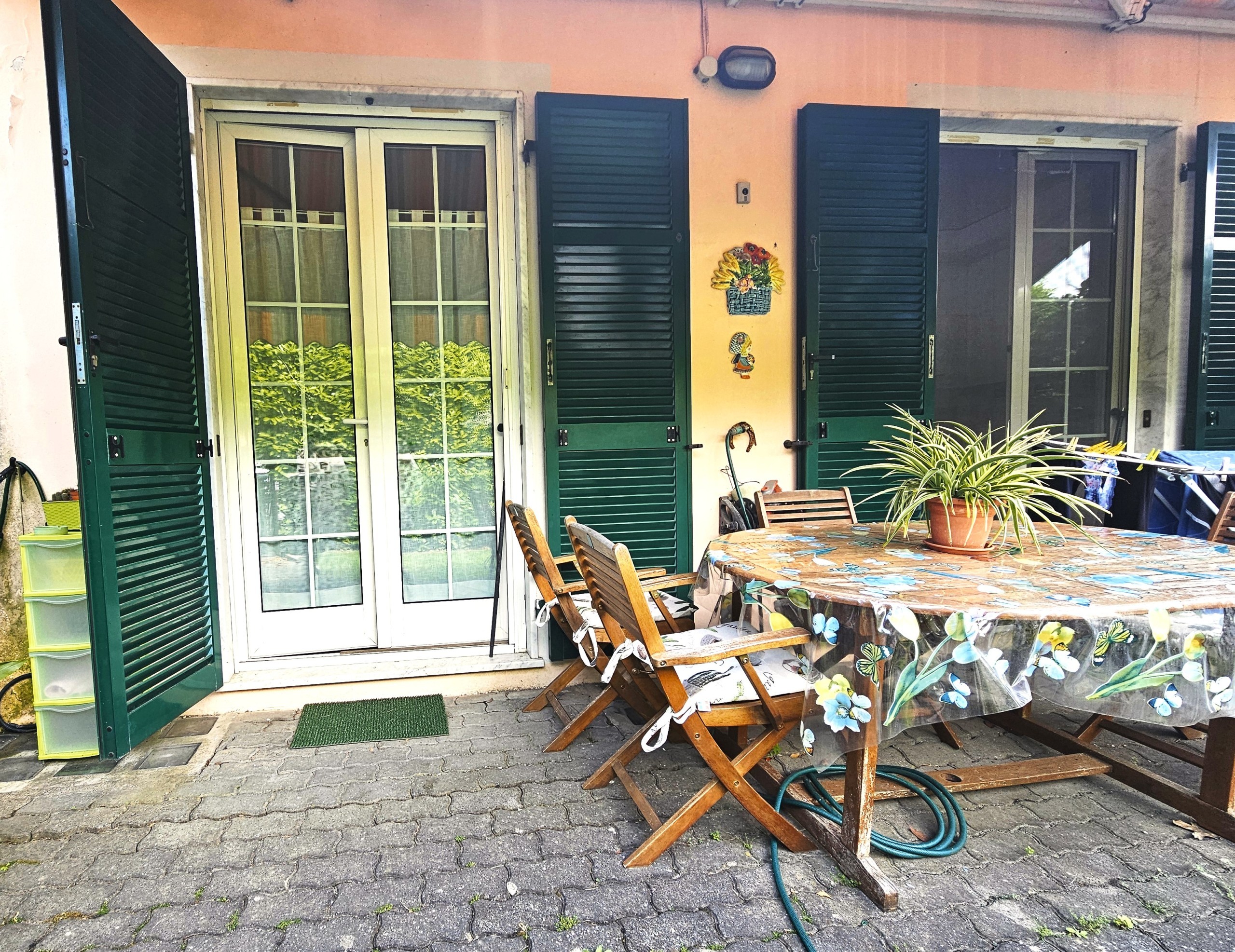 Quadrilocale con giardino in via xxv aprile 44, Ameglia