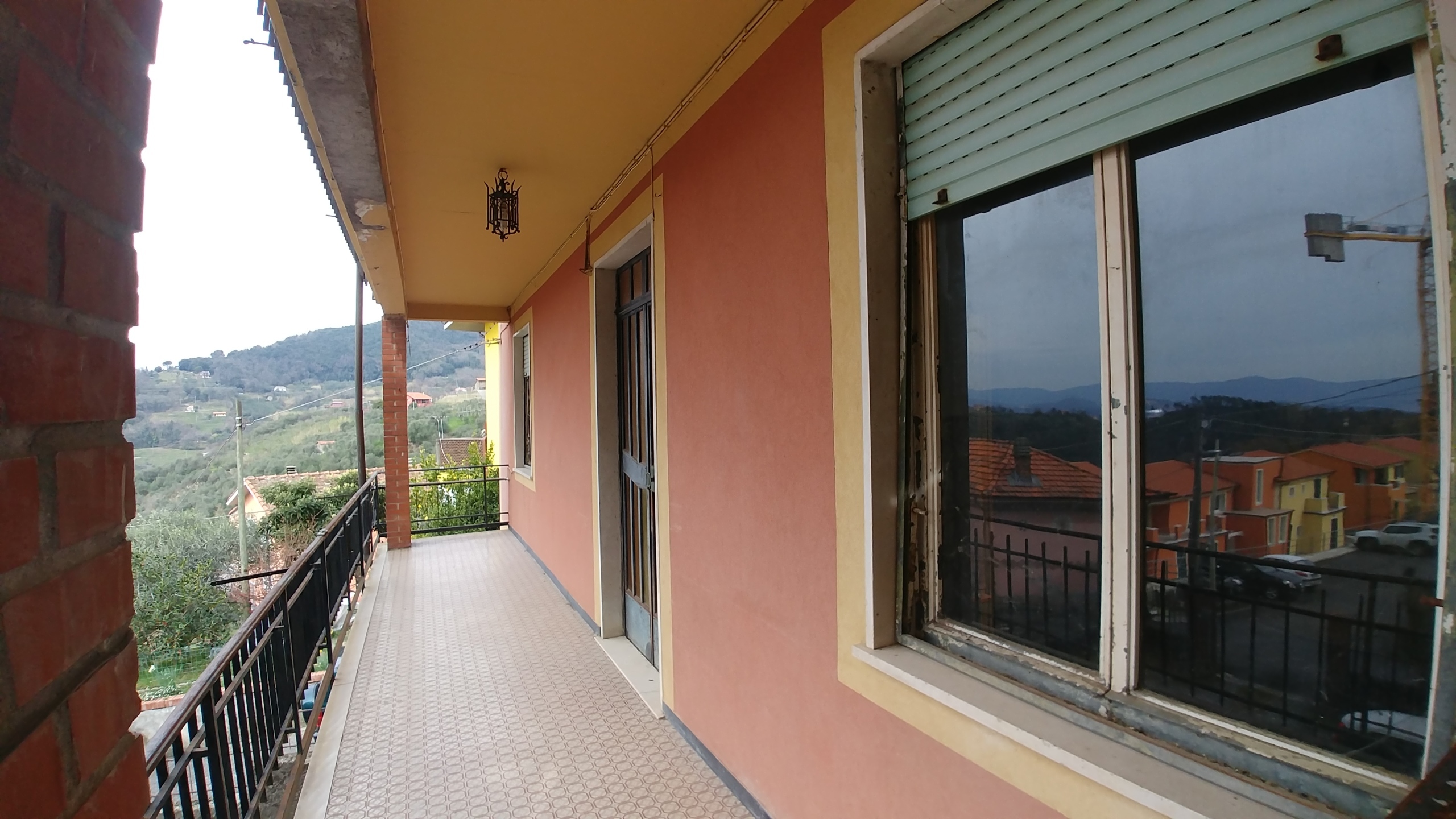 Casa indipendente da ristrutturare in via borgo di mezzo, Sarzana