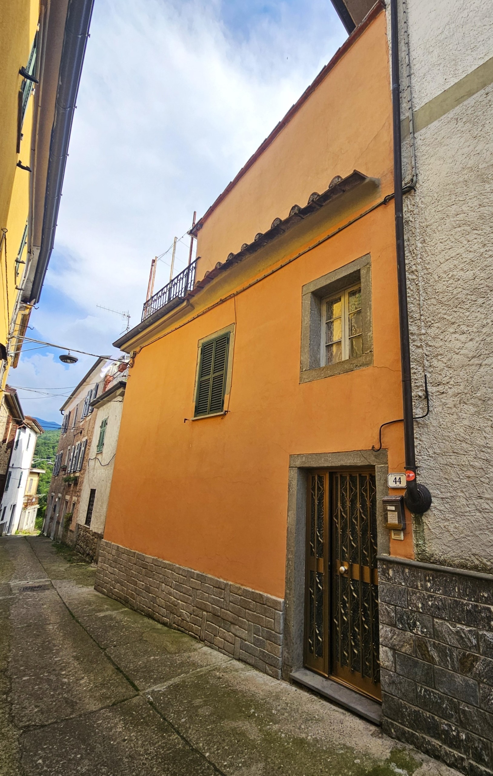 Casa indipendente con terrazzi in via chiesa san terenzo 40, Fivizzano