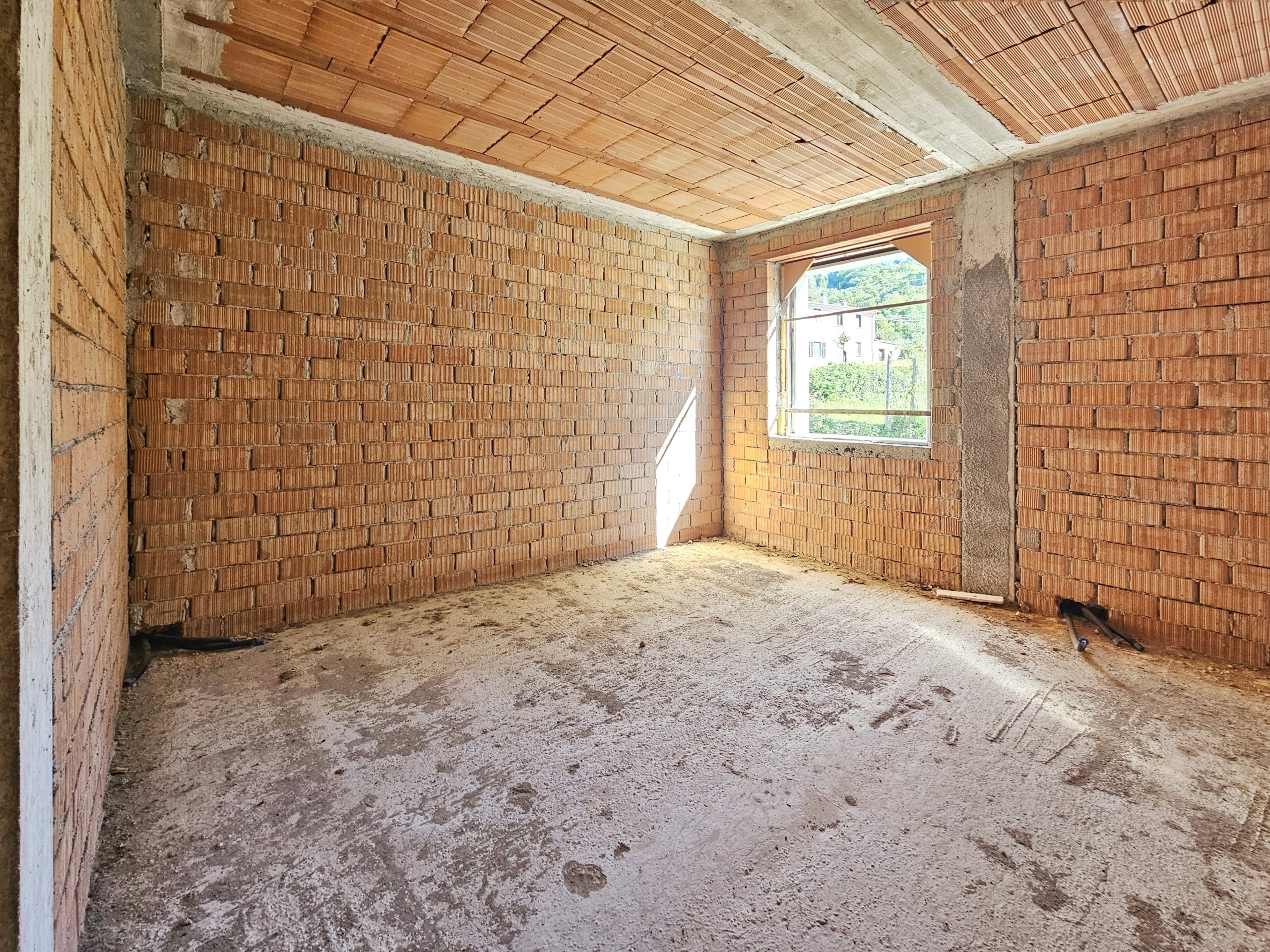 Casa indipendente con giardino in via tur 67, Sarzana